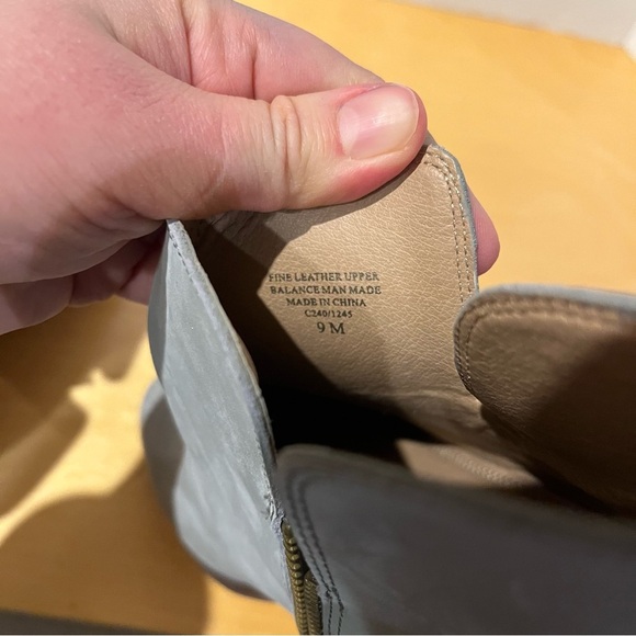 Splendid Women size 9 Leather Gray Ankle Booties Zip - Picture 9 of 10